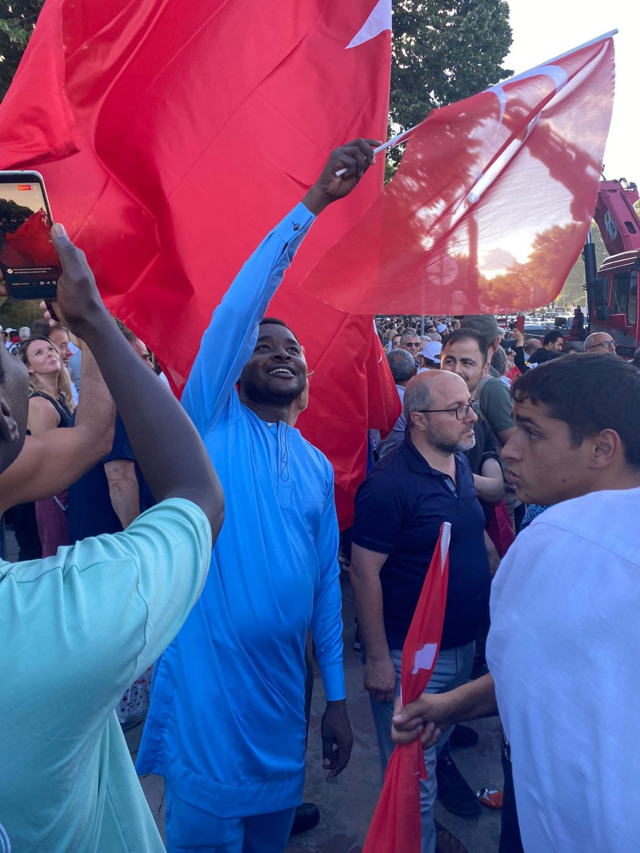 Superhaber Saraçhane'deki 15 Temmuz mitingine gitti: 'Tayyip dedeyi gördün mü oğlum!' - Sayfa 16