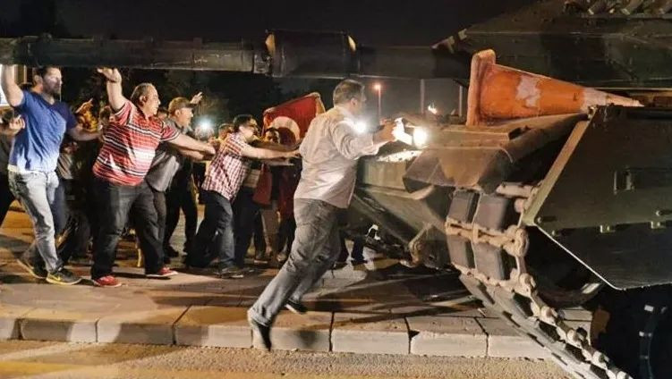 Demokrasi zaferi 6. yılına girdi: İşte 15 Temmuz'a damga vuran kareler... - Sayfa 19