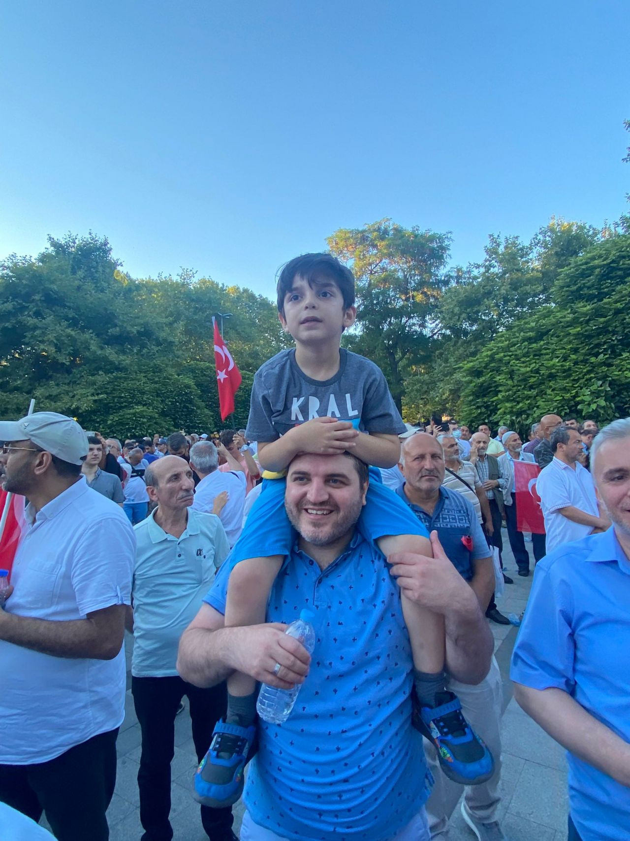 Superhaber Saraçhane'deki 15 Temmuz mitingine gitti: 'Tayyip dedeyi gördün mü oğlum!' - Sayfa 18