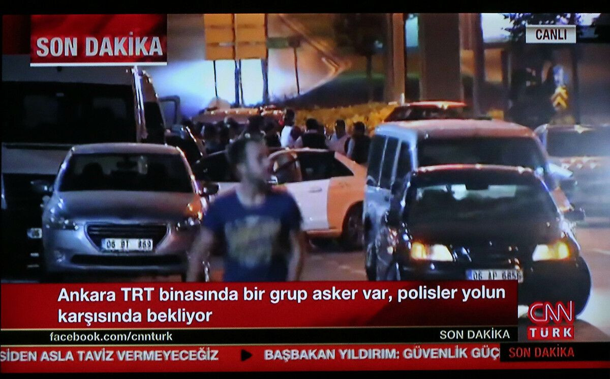 Türk halkı destan yazdı: İşte 15 Temmuz gecesi saat saat İstanbul'da yaşananlar... - Sayfa 14