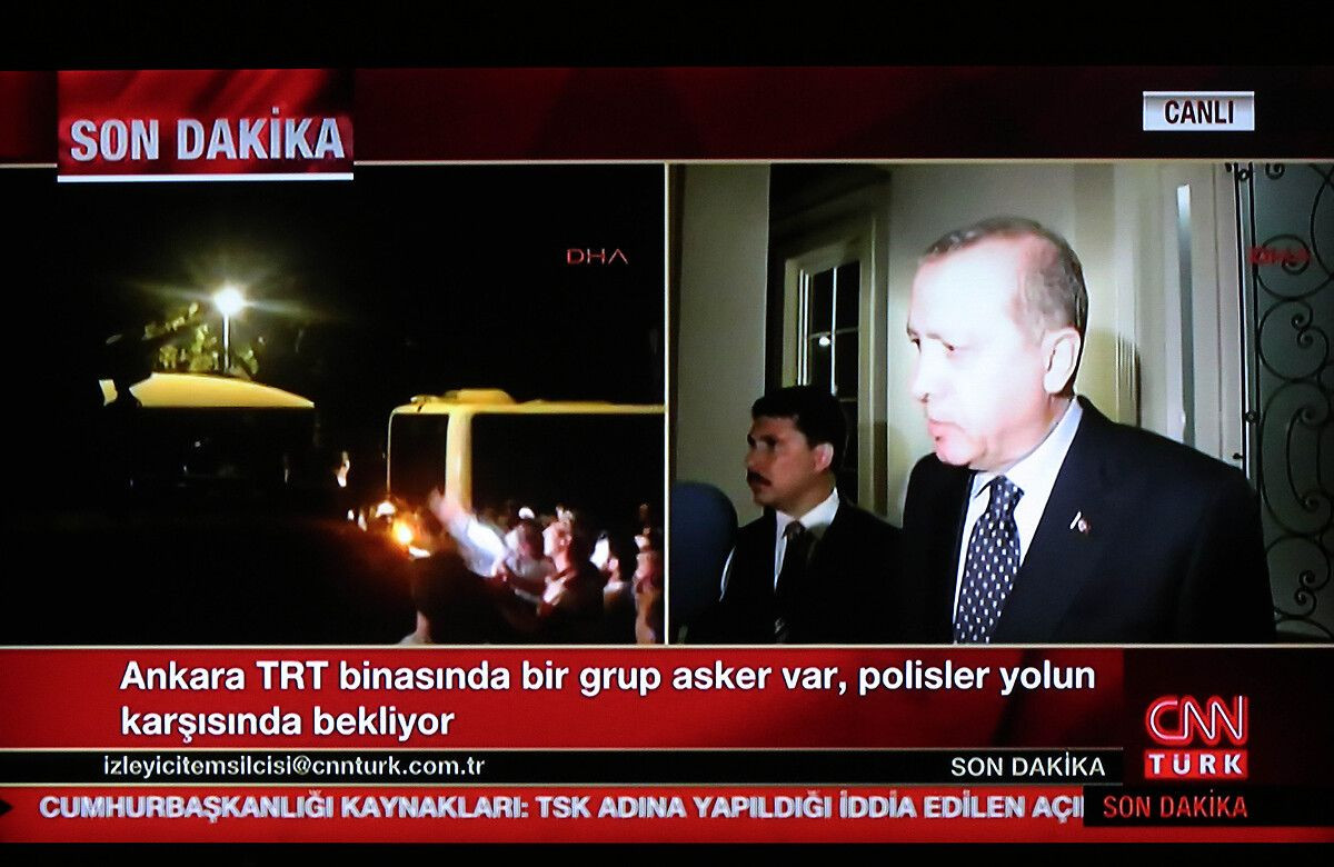 Türk halkı destan yazdı: İşte 15 Temmuz gecesi saat saat İstanbul'da yaşananlar... - Sayfa 12