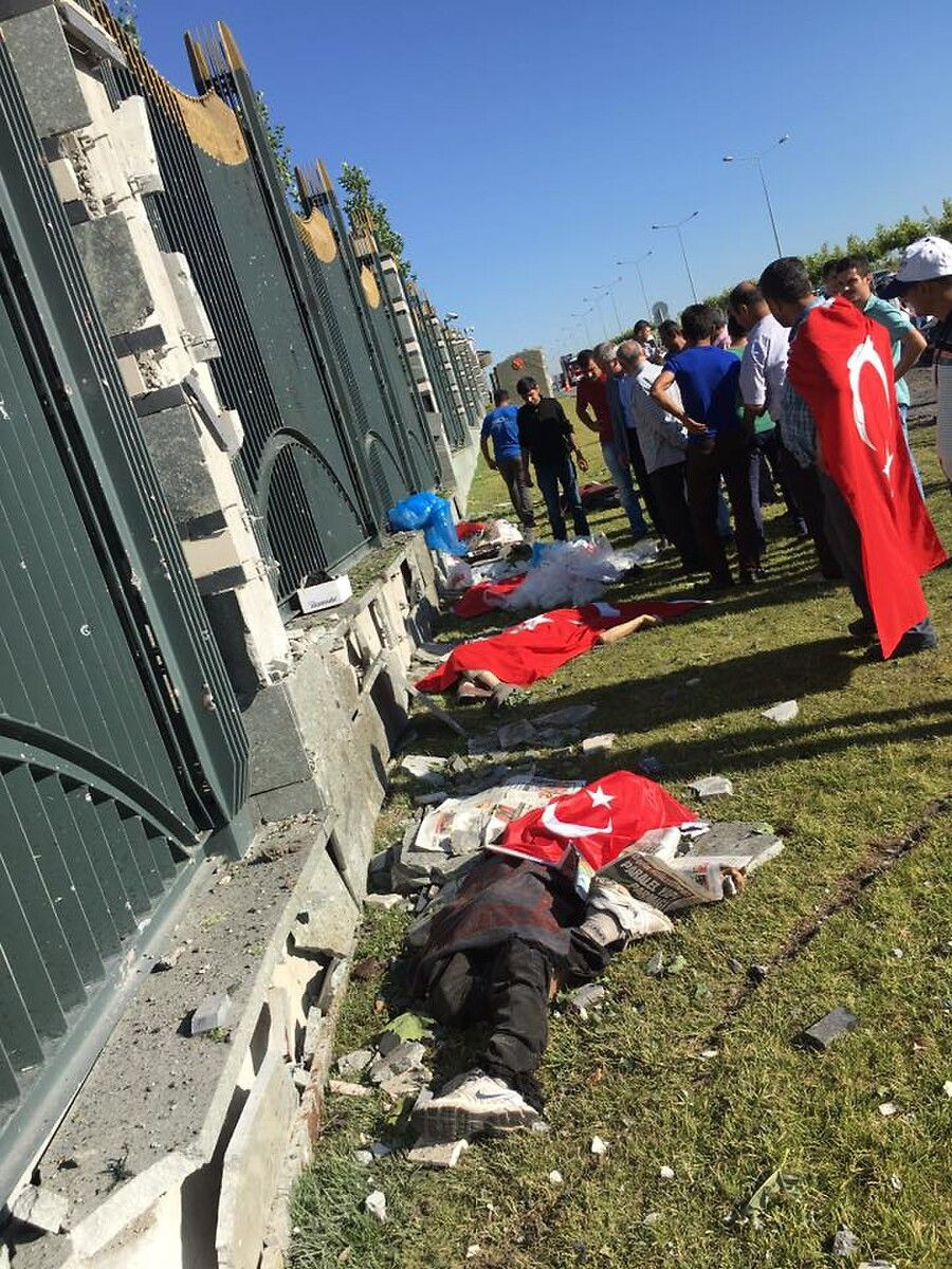 Türk halkı destan yazdı: İşte 15 Temmuz gecesi saat saat İstanbul'da yaşananlar... - Sayfa 16