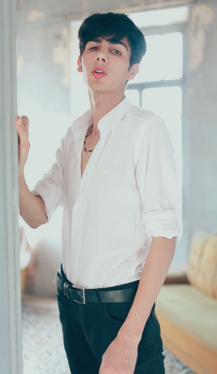 Çektiği videolardan kazandığı parayı estetiğe yatırdı! Taha Duymaz'ın değişimine inanamayacaksınız - Sayfa 25