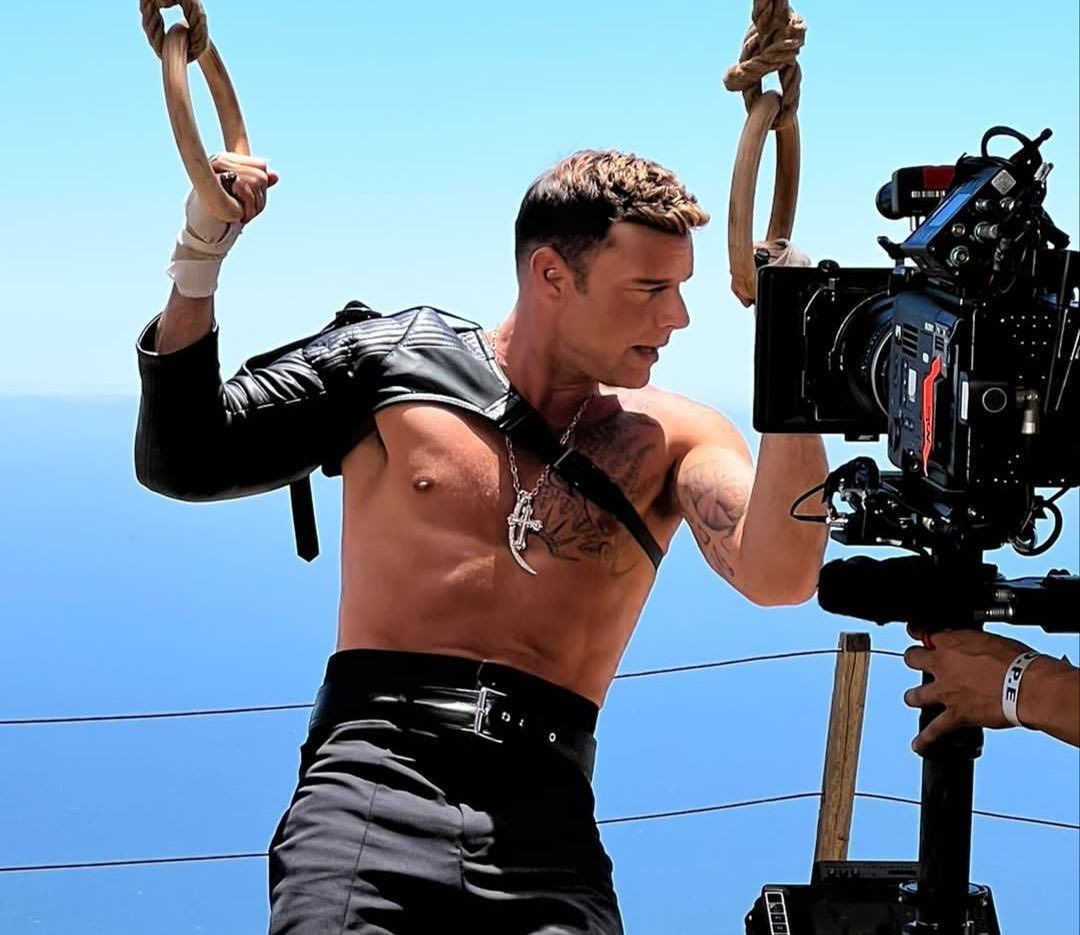 Rick Martin hakkında şoke eden iddia gündeme bomba gibi düştü: Yeğeniyle ilişki yaşadı! - Sayfa 8