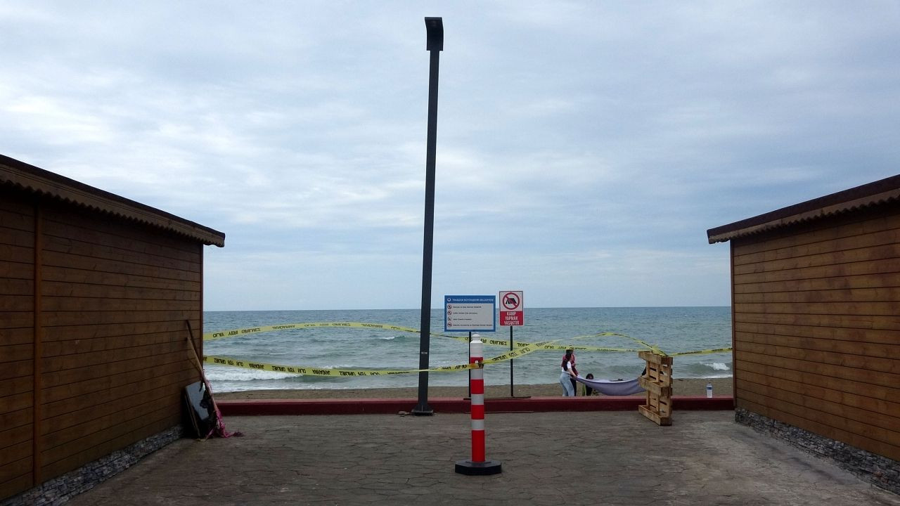 Plajda elektrik akımına kapılan genç öldü! "Kafası direğe yapışmıştı, kollarından kıvılcım çıkıyordu" - Sayfa 8