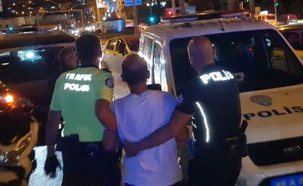 Bodrum'da korku dolu anlar! 50 metrelik direğin tepesine çıkıp atlamak istedi - Sayfa 7