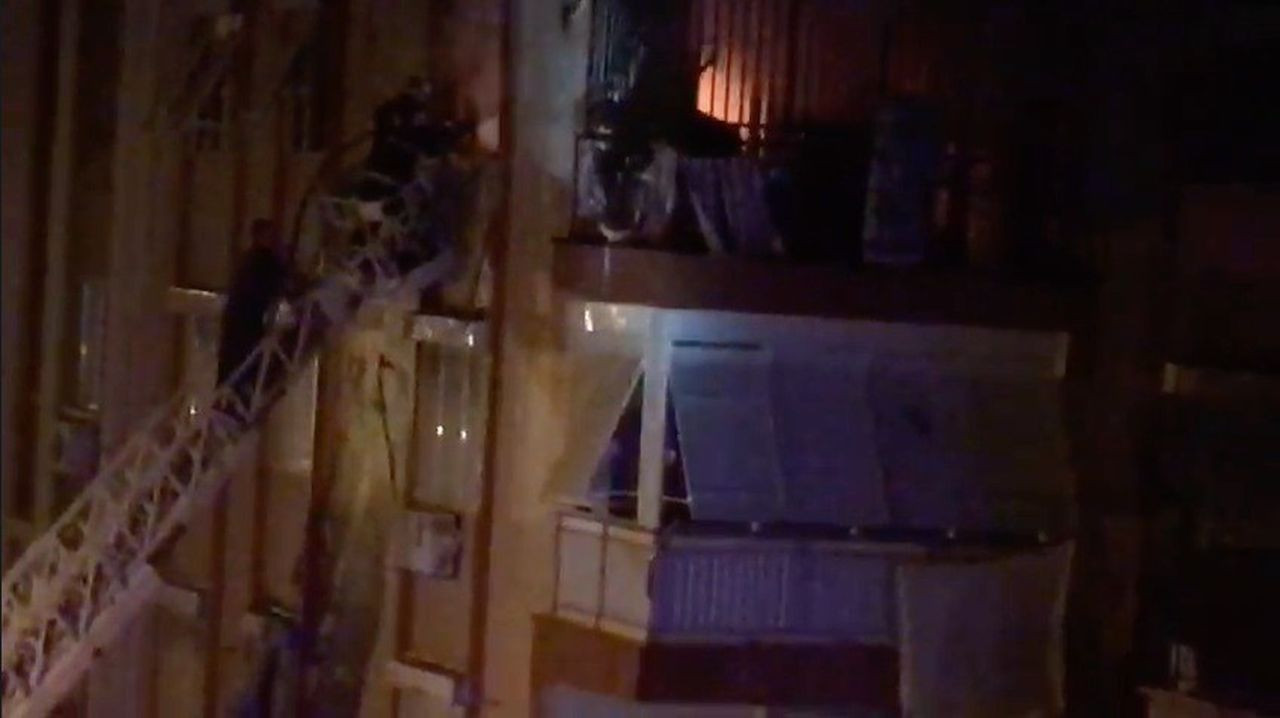 Evde çıkan yangında can pazarı! 2 küçük çocuk alevlerin arasında mahsur kaldı - Sayfa 5