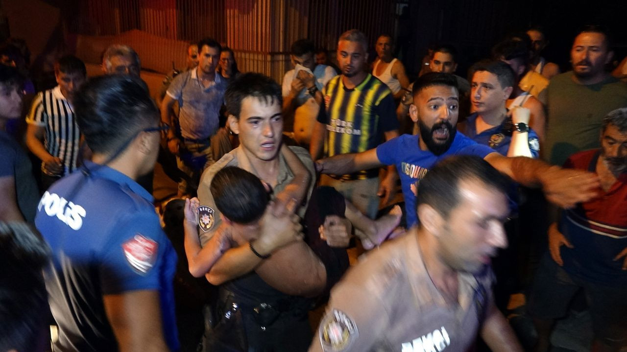 Evde çıkan yangında can pazarı! 2 küçük çocuk alevlerin arasında mahsur kaldı - Sayfa 6