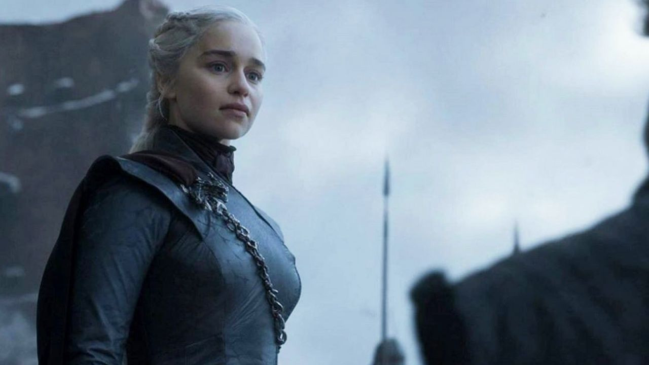 Game of Thrones’ın yıldızı Emilia Clarke, beyninin bir kısmını kaybettiğini açıkladı - Sayfa 6