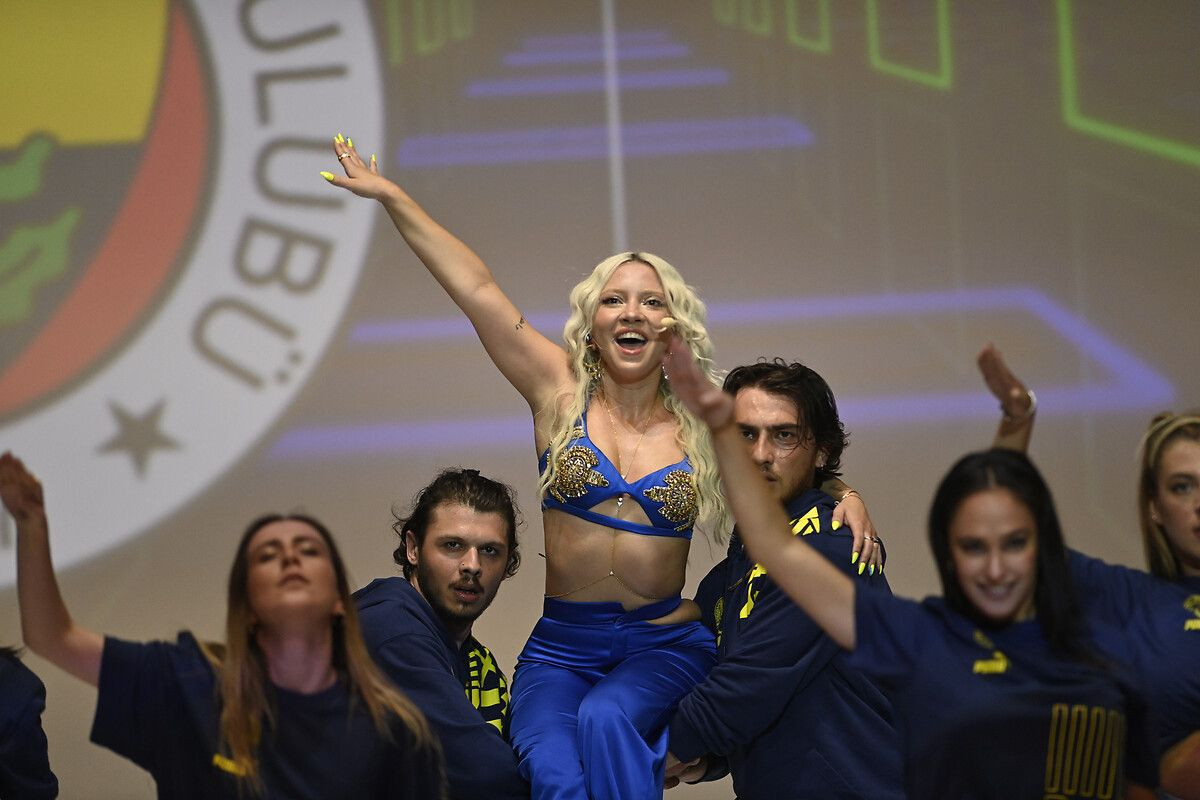 Fenerbahçe'nin yeni sezon forma lansmanı yapıldı: Ece Seçkin muhteşem performansıyla geceye damga vurdu - Sayfa 12