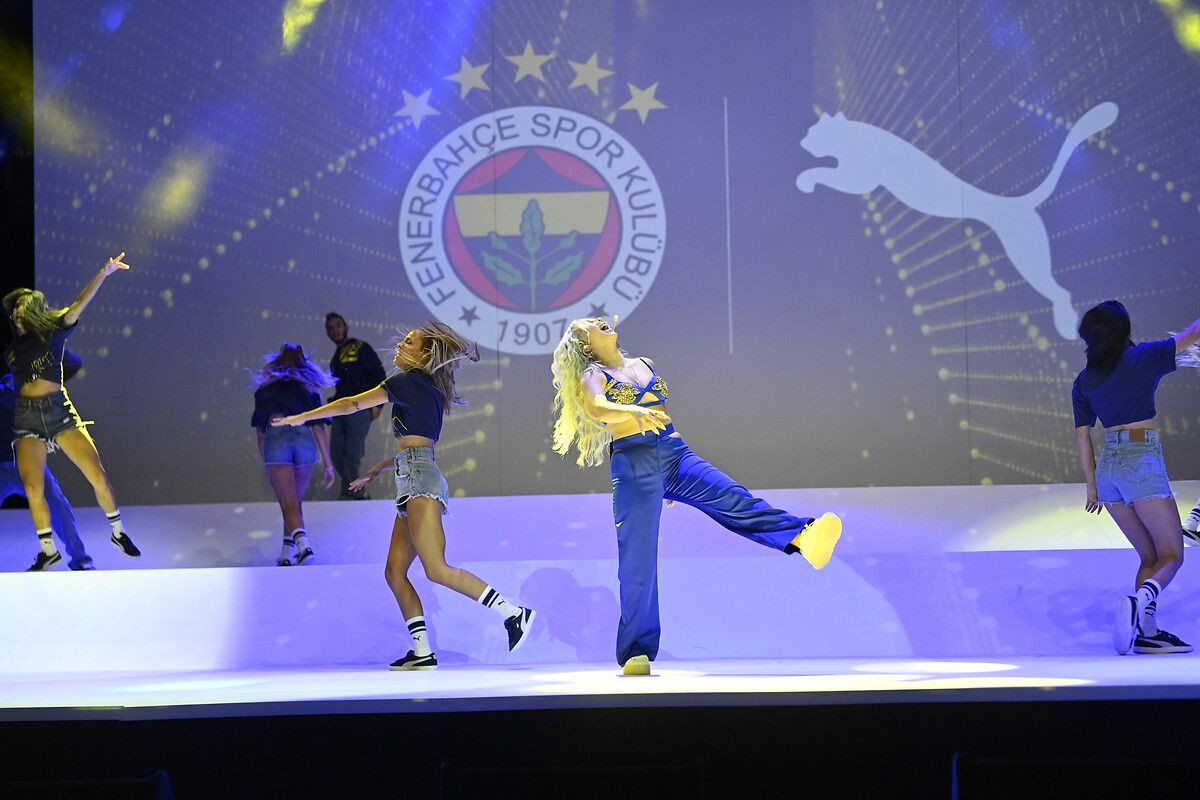 Fenerbahçe'nin yeni sezon forma lansmanı yapıldı: Ece Seçkin muhteşem performansıyla geceye damga vurdu - Sayfa 18