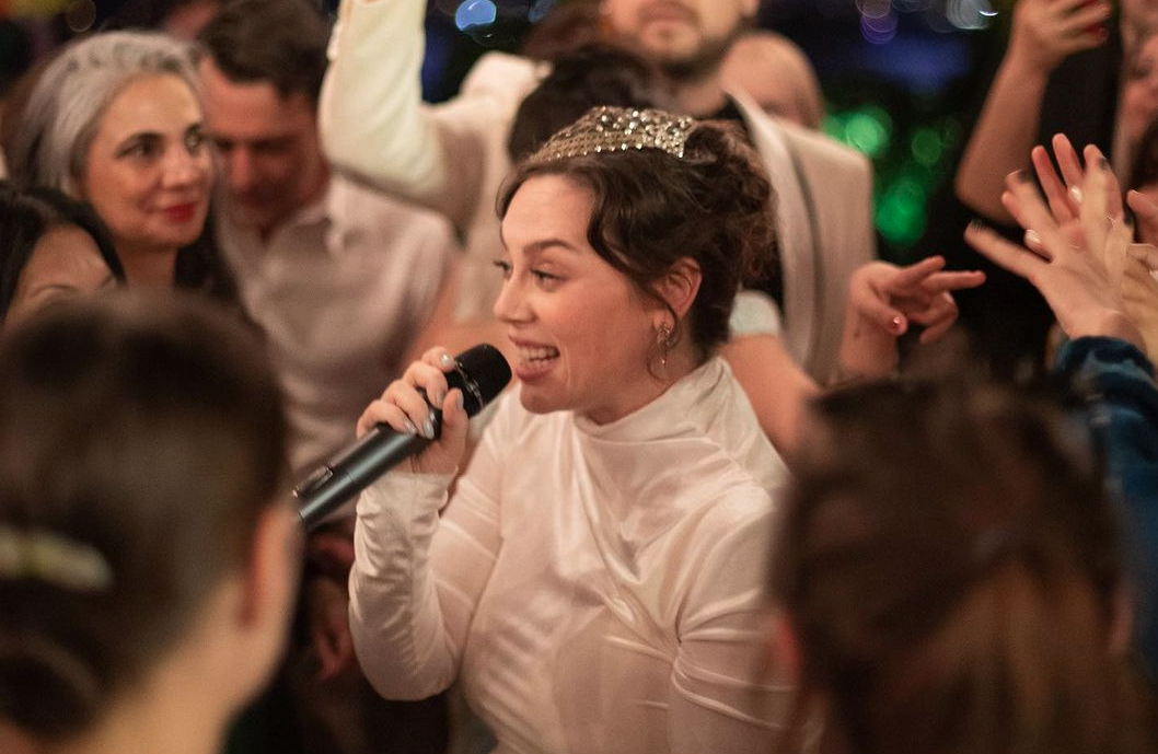 Levent Babataş ile evlenen Demet Evgar düğünden yeni karelerini paylaştı - Sayfa 7