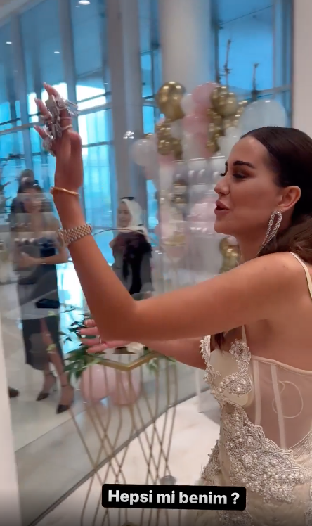 Engin Polat'ın eşi Dilan Polat'a aldığı sınır tanımaz doğum günü hediyeleri hayrete düşürdü - Sayfa 20