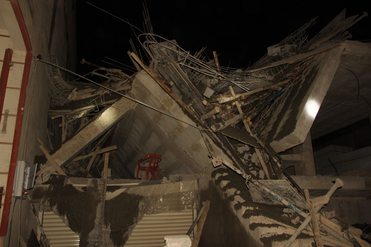 İnşaat çöktü, molozların altında kalan 3 işçi kurtarıldı - Sayfa 9