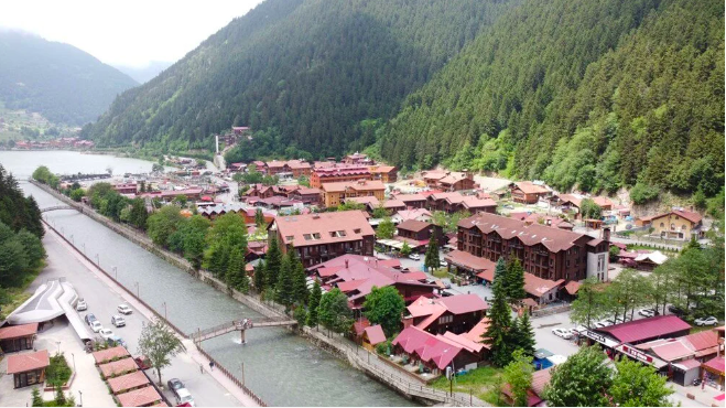 Uzungöl'de bungalov evlerin geceliği 300 doları aştı: Genelde Körfez ülkelerinden geliyorlar - Sayfa 9