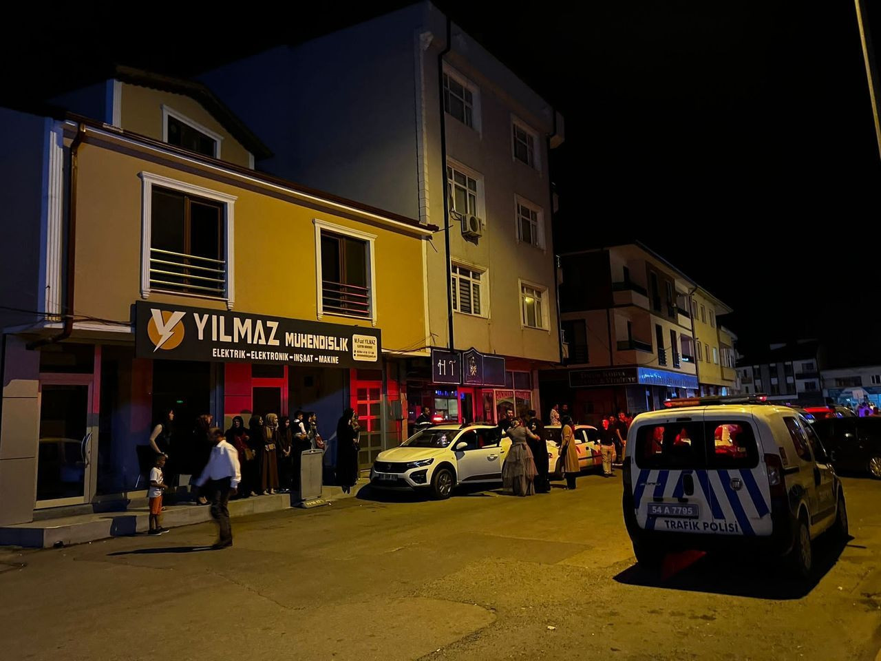 Düğünde kavgaya tutuşan tarafları polis biber gazıyla dağıtabildi - Sayfa 6