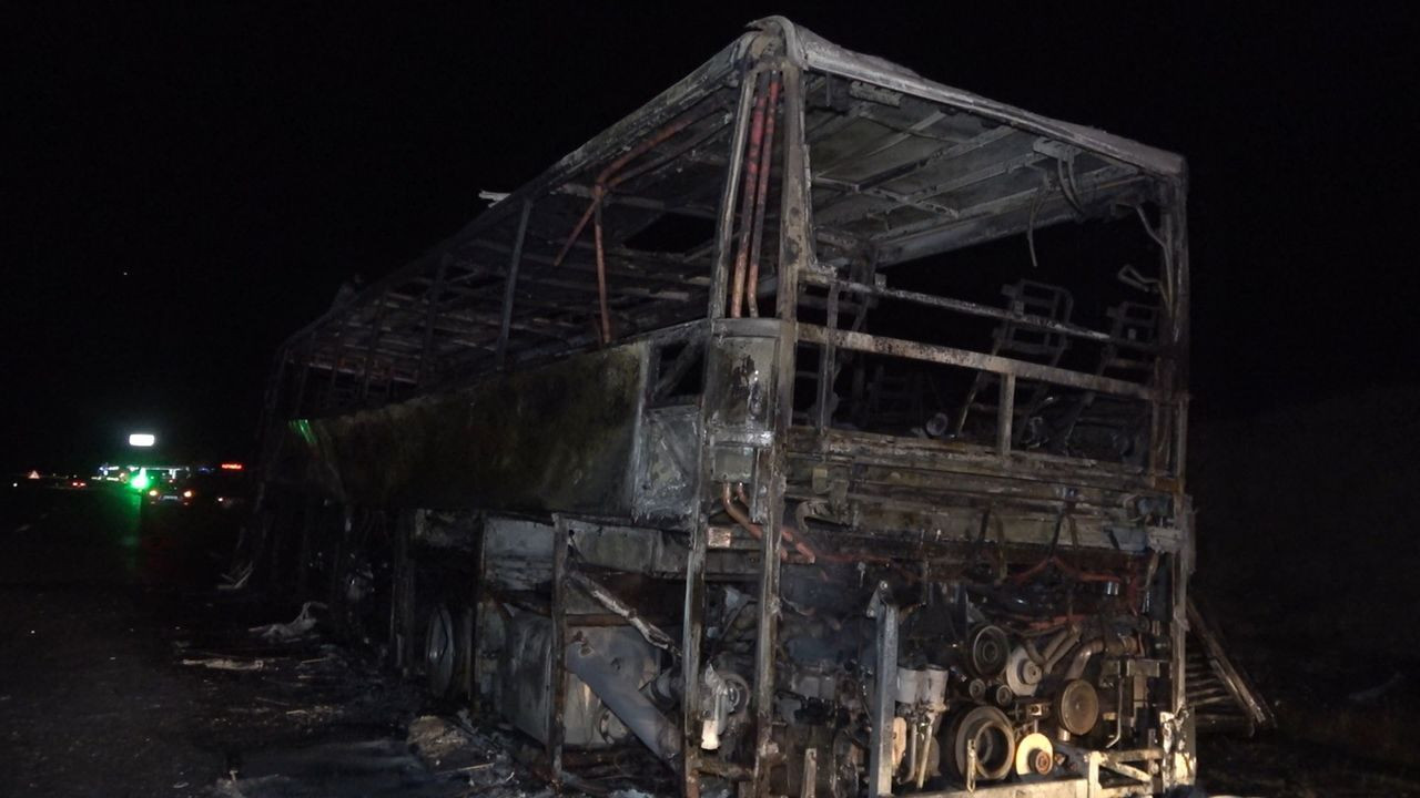 Yolcu otobüsünde faciadan dönüldü! Alevlerin sardığı araç küle döndü - Sayfa 7