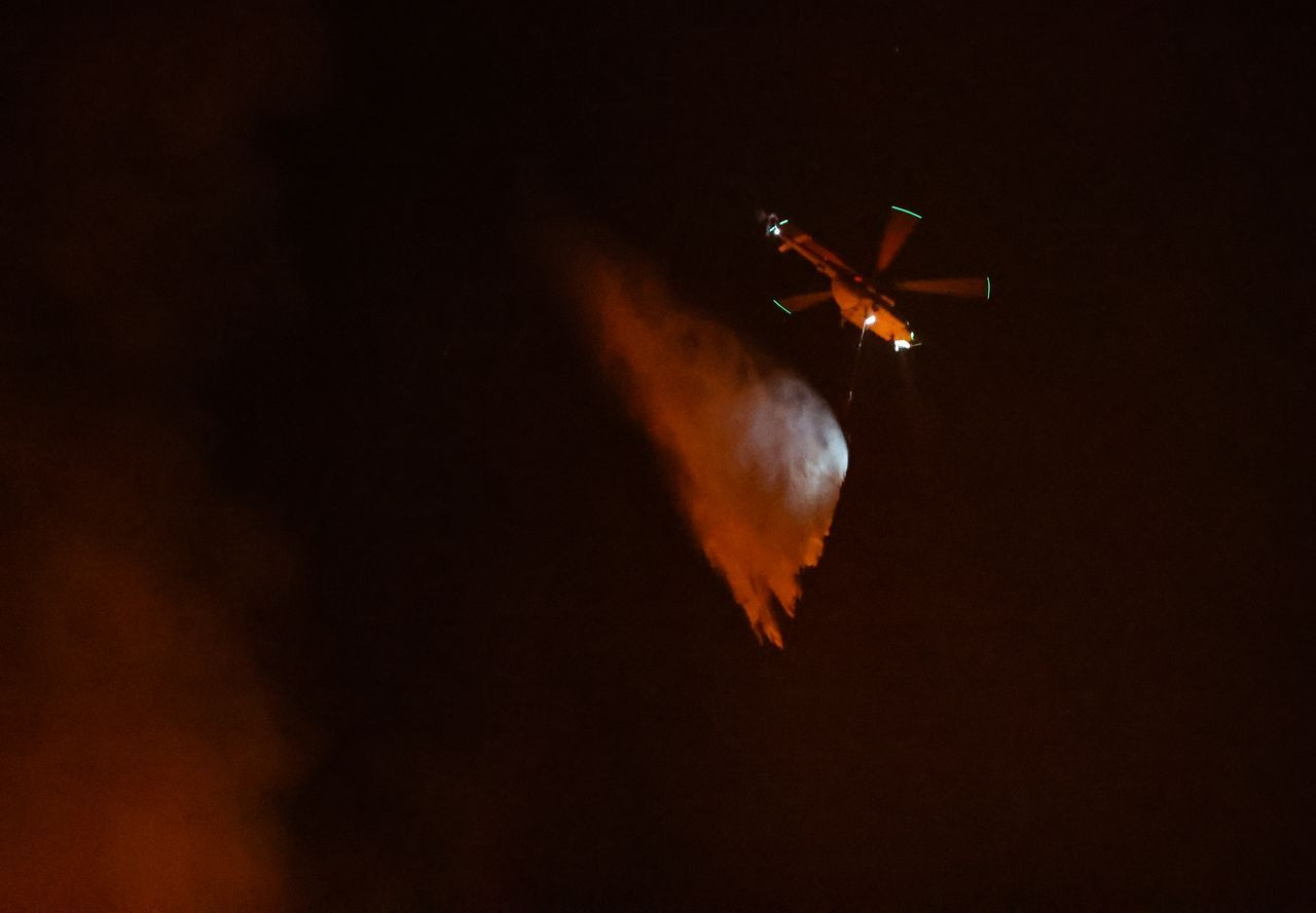 Söke'deki orman yangını kontrol altına alınmaya çalışılıyor! Gece görüşlü helikopterler de görevde - Sayfa 6