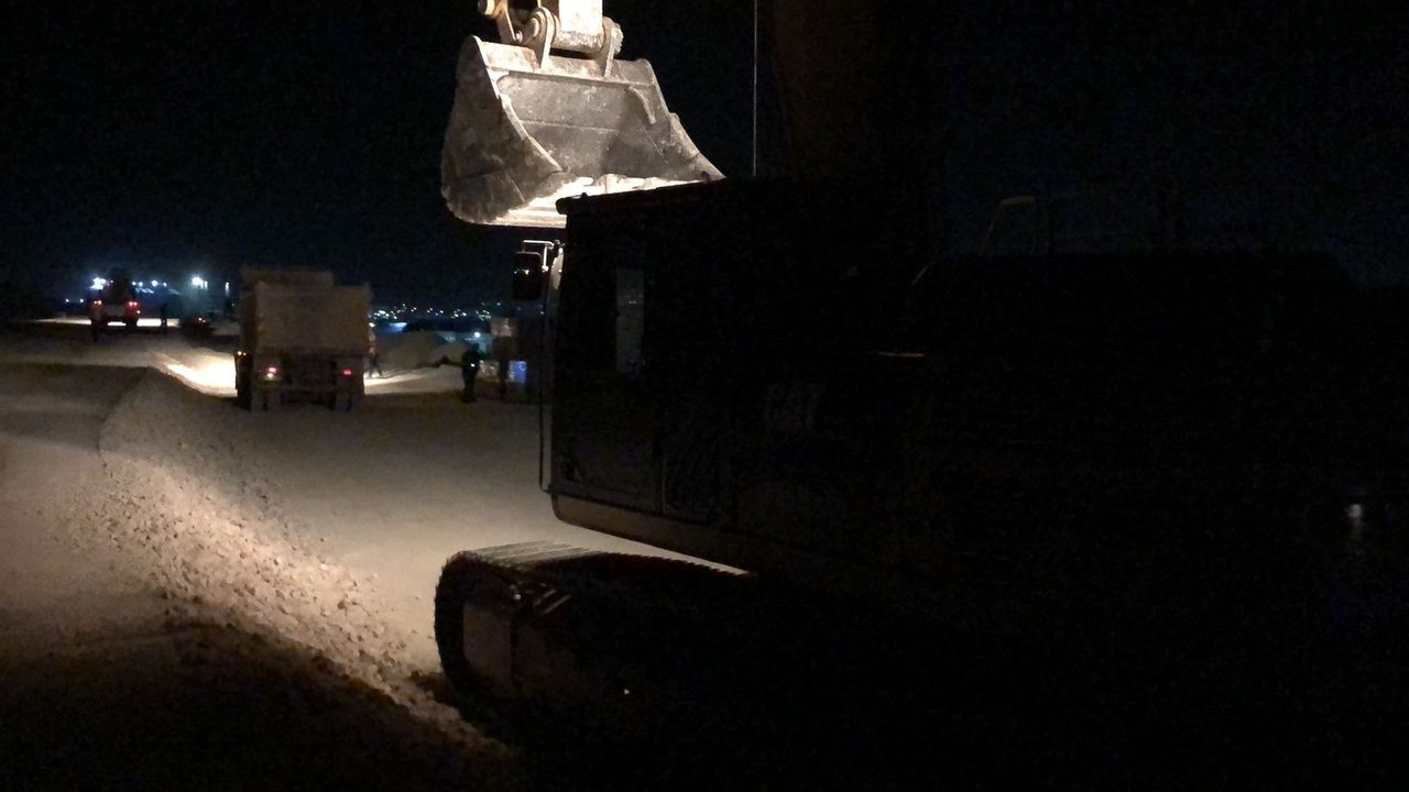 TAG Otoyolu'na atık sızdı! Akan atığın önünün kesilmesi için çalışma başlatıldı - Sayfa 7