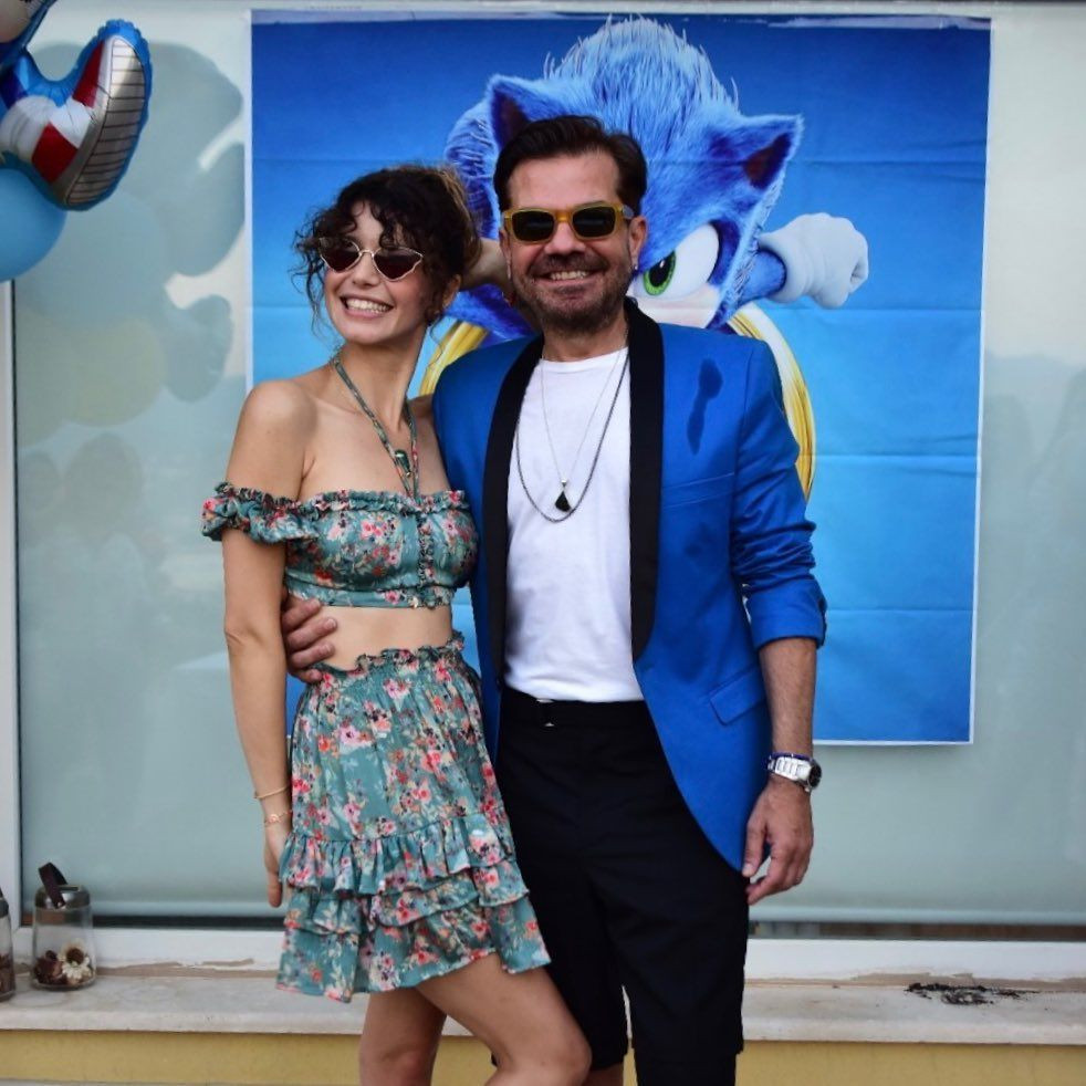 Kenan Doğulu'dan romantik paylaşım:  Beren Saat ile evliliklerinin 8. yılını kutladılar - Sayfa 11