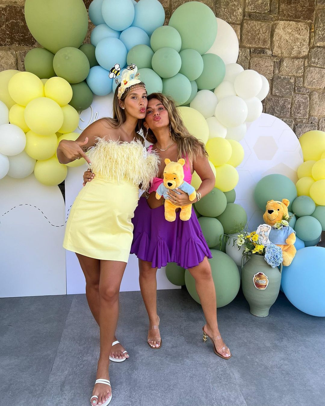 Dila Tarkan doğuma sayılı günler kala baby shower partisi yaptı - Sayfa 17