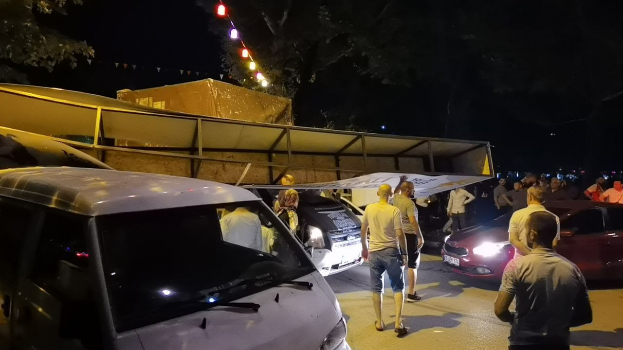 Kültür parkta faciadan dönüldü! Dev totem araçların üzerine düştü - Sayfa 5