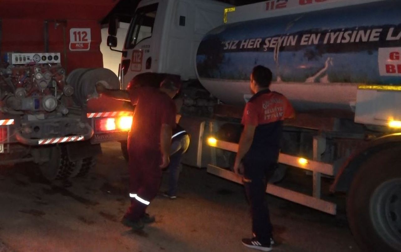Burdur'daki orman yangınında gece mesaisi! Alevler söndürüldü, soğutma çalışması devam ediyor - Sayfa 1