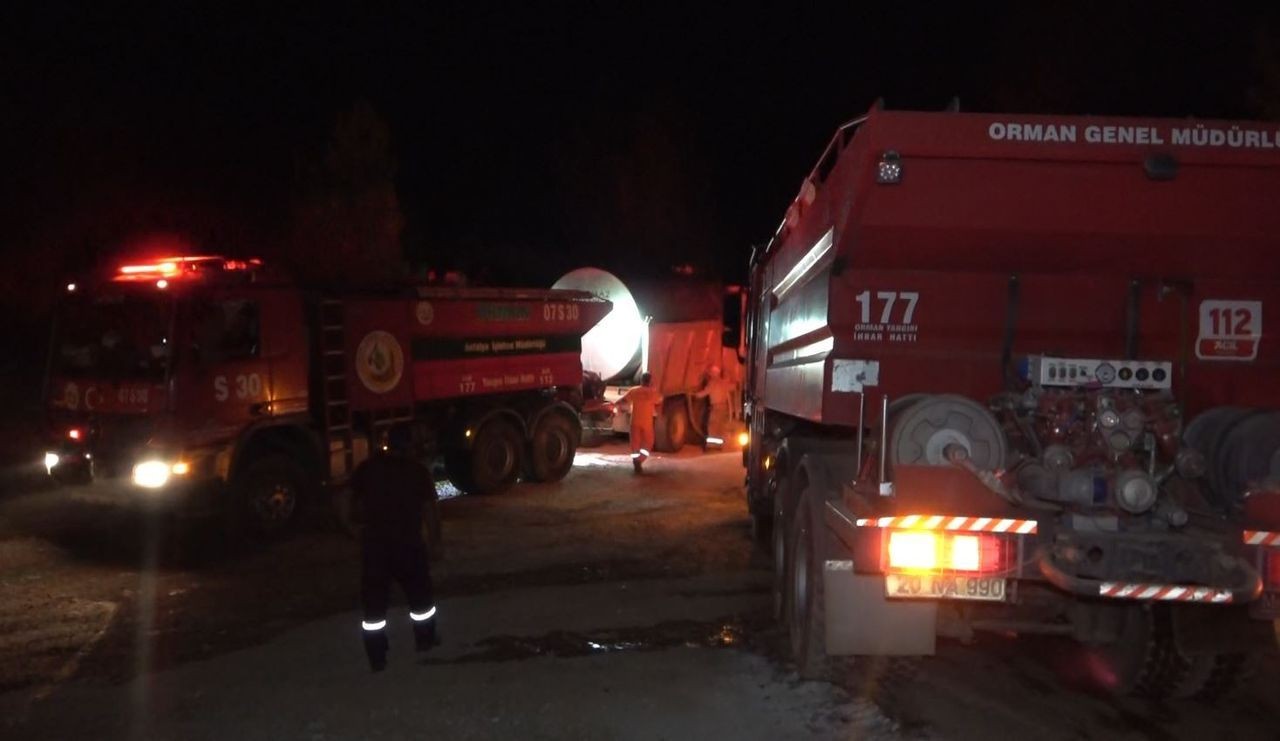 Burdur'daki orman yangınında gece mesaisi! Alevler söndürüldü, soğutma çalışması devam ediyor - Sayfa 3