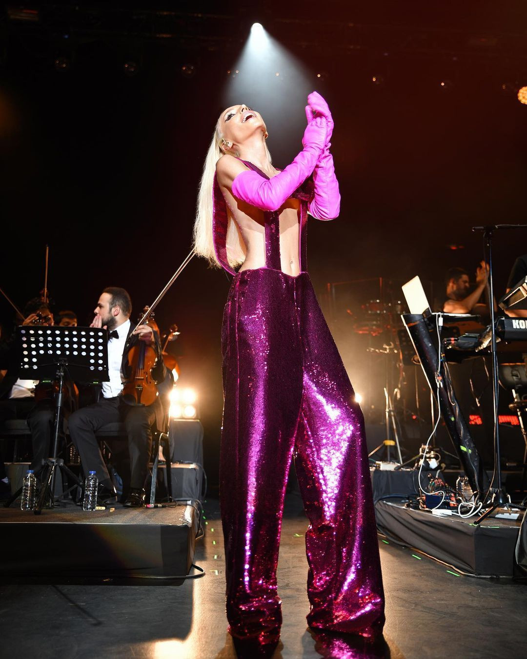 Gülşen'in iddialı Harbiye tarzı! Sahne kostümleri Paris'ten özel olarak geldi - Sayfa 6