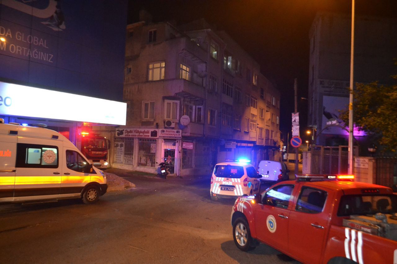 Gece yarısı korkutan yangın! Uykusu kaçan sokağa döküldü - Sayfa 8