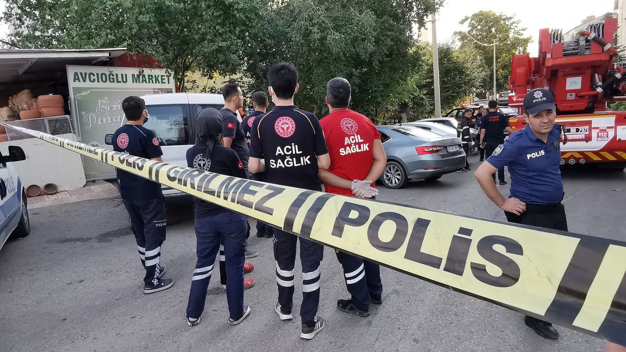 Kendilerini rehin alıp intihara kalkışan babalarını korku dolu gözlerle izlediler - Sayfa 5