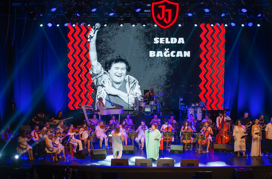 Selda Bağcan konserinde Aleyna Tilki sürprizi - Sayfa 10