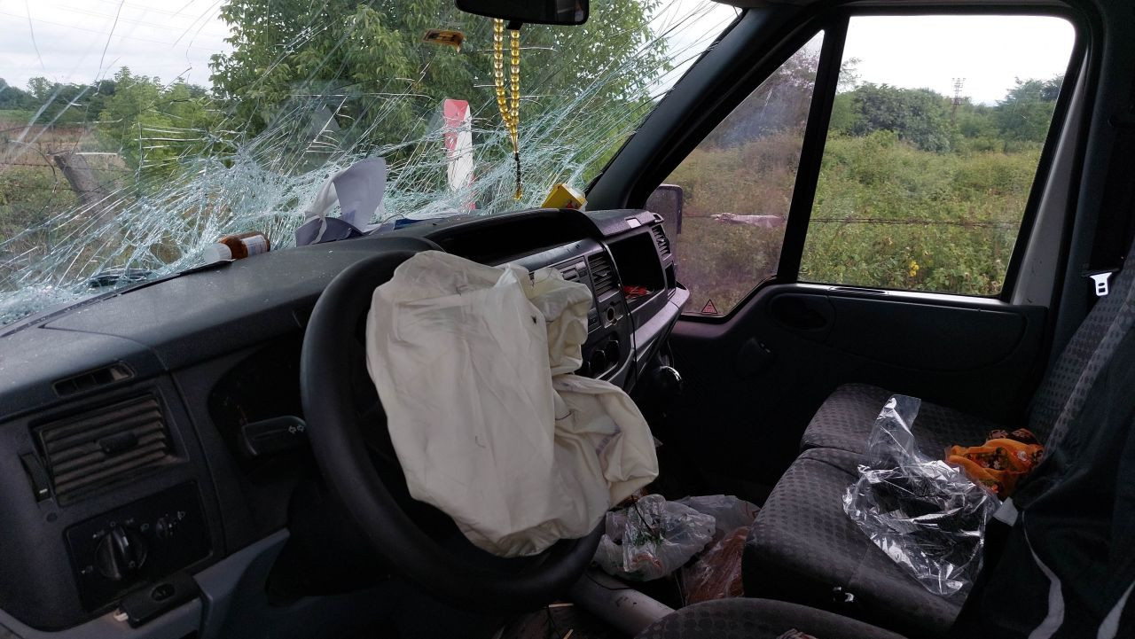 Fındık toplamaya giden ailelerin bulunduğu minibüs, tırla çarpıştı: 14 yaralı - Sayfa 7