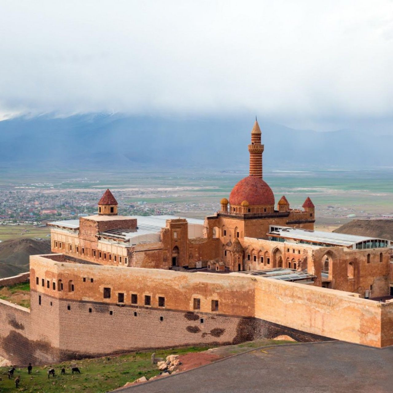 Tarihi toprak evleri, Kümbetleri ve mimarisiyle Vadideki güzel şehir Bitlis Gezi Listesi ve 5 minaresinin hikayesi! - Sayfa 13