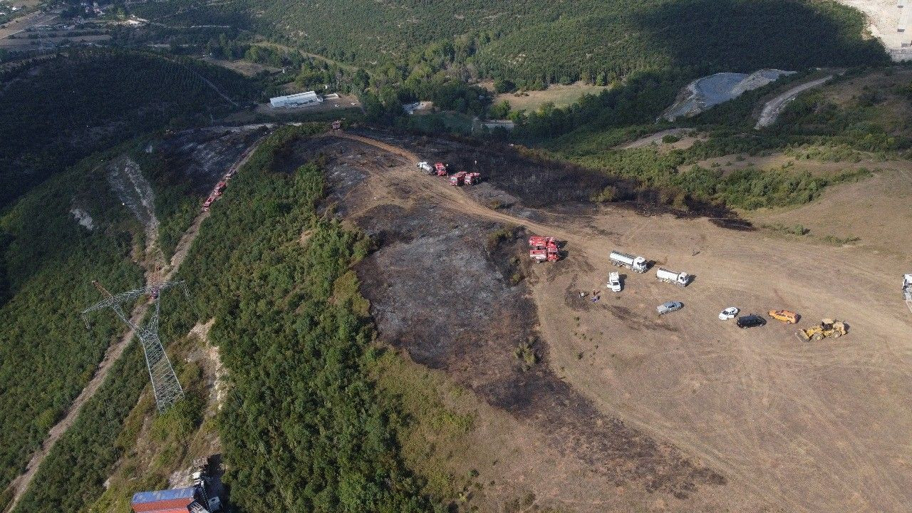 Kocaeli'de ormanlık alanda yangın çıktı, 4 hektar küle döndü - Sayfa 5