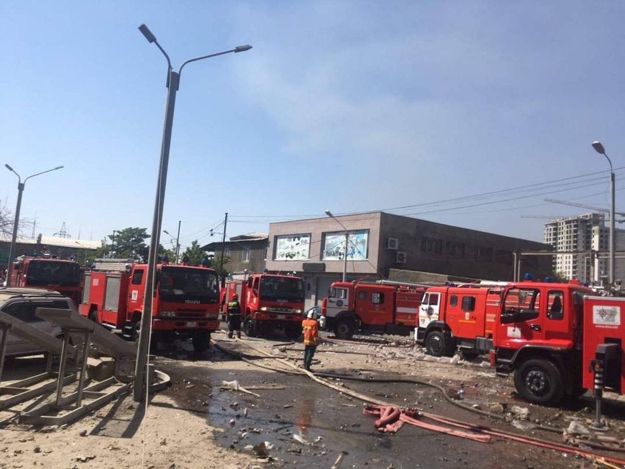 Ermenistan'da alışveriş pazarındaki havai fişek deposu patladı! Can kaybı 2’ye, yaralı sayısı 60’a yükseldi - Sayfa 12