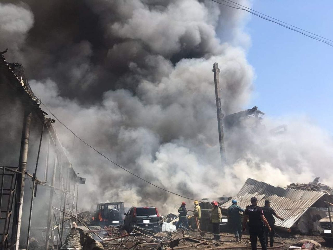 Ermenistan'da alışveriş pazarındaki havai fişek deposu patladı! Can kaybı 2’ye, yaralı sayısı 60’a yükseldi - Sayfa 6