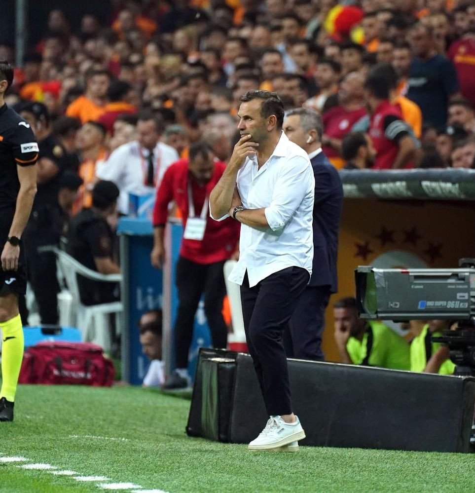 Şok yenilgi sonrası Galatasaray'da hareketli saatler! Dursun Özbek ve Okan Buruk görüştü - Sayfa 7