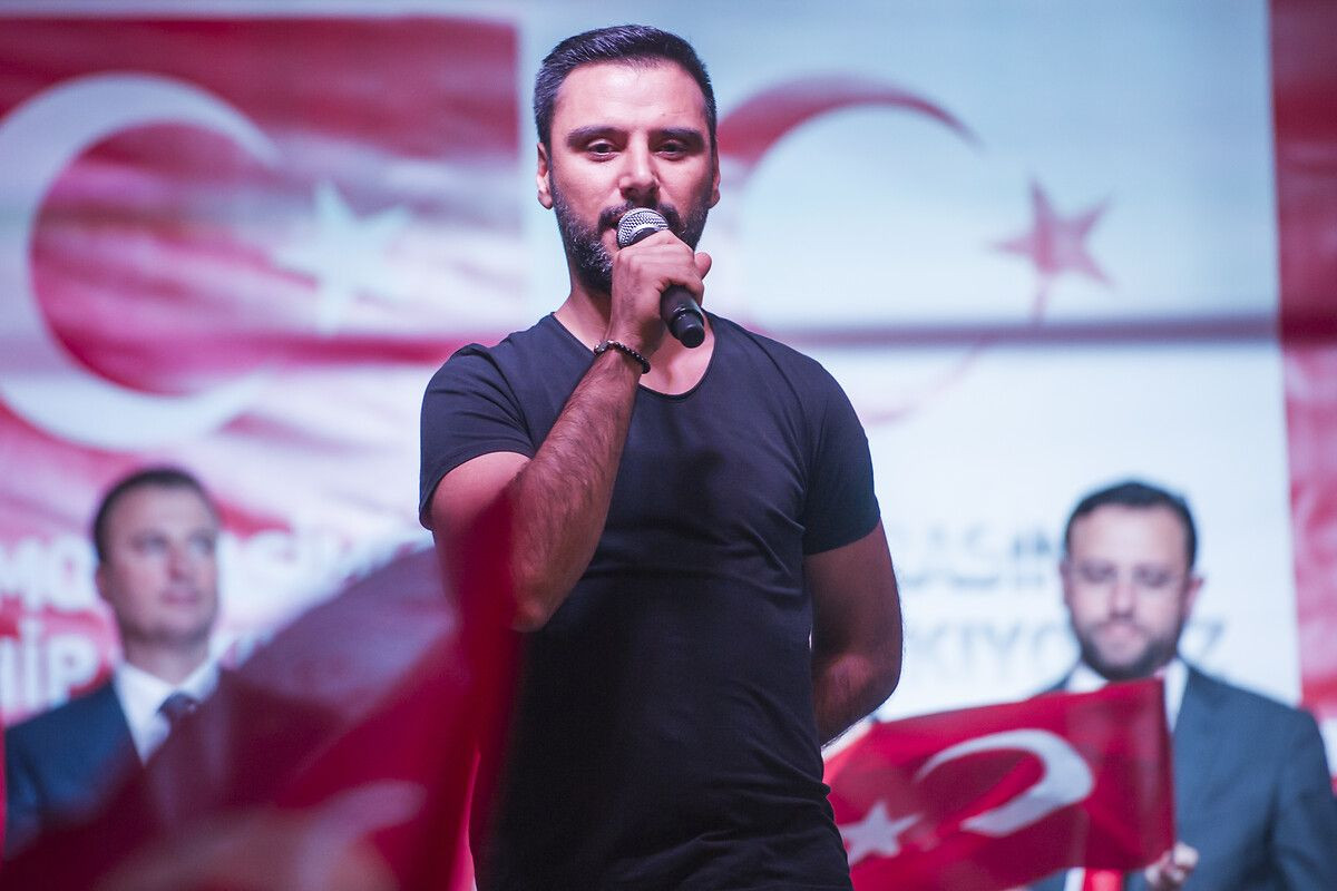 Prof. Dr. Üstün Dökmen'in "Başörtülü psikolog olmaz" sözlerine sanat dünyasından da tepki yağdı - Sayfa 6