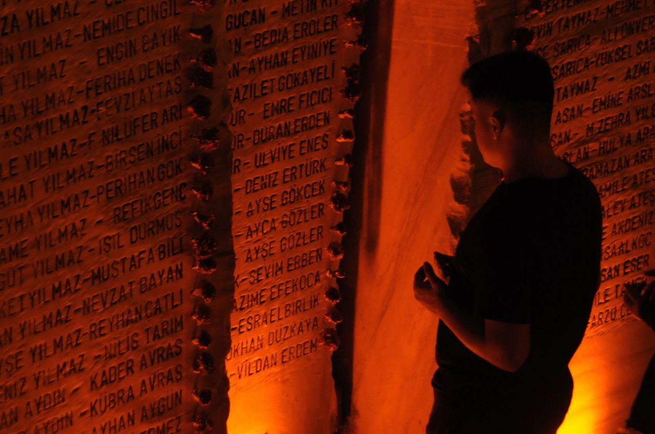 17 Ağustos Depremi’nde hayatını kaybeden 2 bin 504 kişi Yalova’da anıldı - Sayfa 17