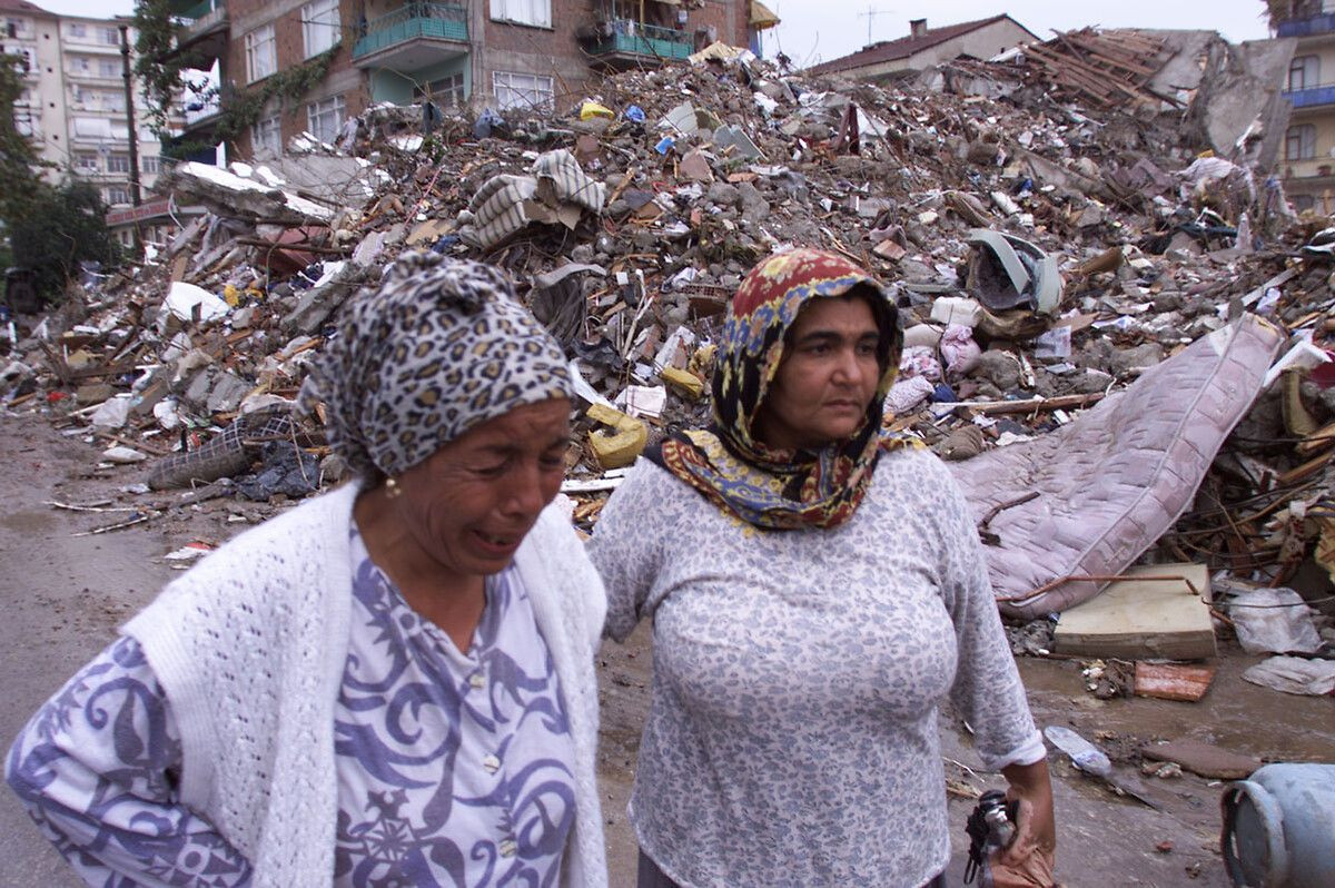 17 Ağustos depreminin 23. yıl dönümü: Türkiye tarihinin en büyük felaketlerinden biri... - Sayfa 10
