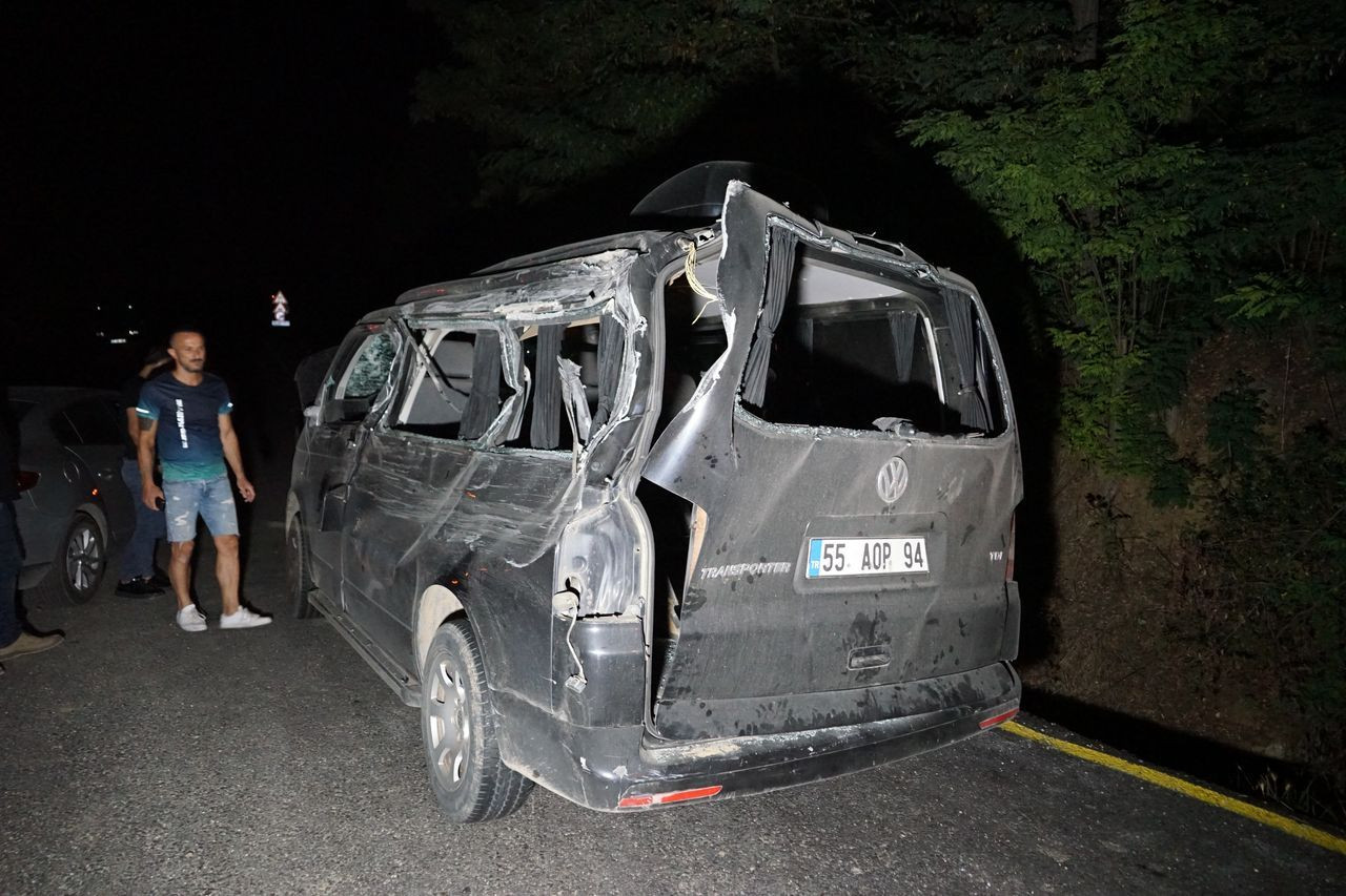 Takla atarak karşı şeritteki araçların üzerine uçtu: 3 ölü, 5 yaralı - Sayfa 10