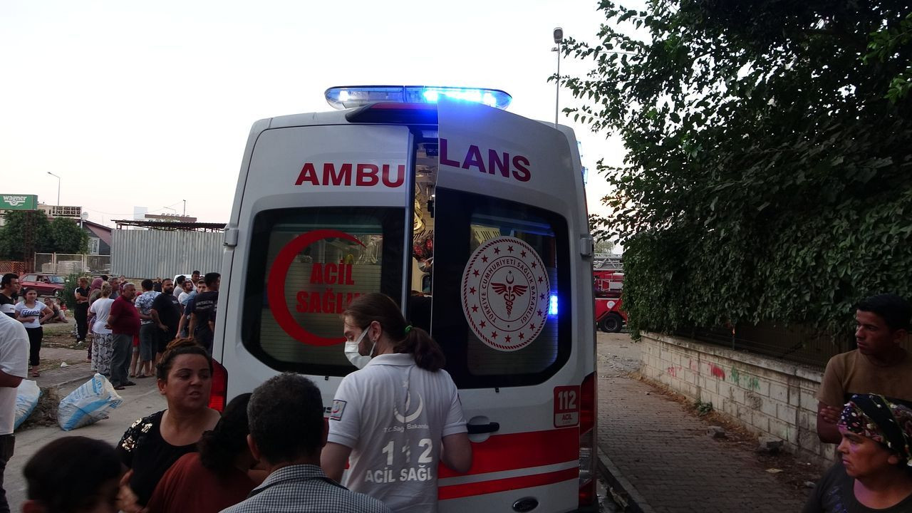 Yaşlı çift, torunları ile yangında mahsur kaldı! Yardımlarına komşuları yetişti - Sayfa 7