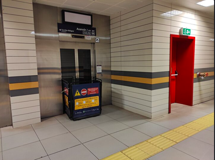 Metro ve tramvay hatlarında çalışmayan yürüyen merdivenler vatandaşları çileden çıkardı - Sayfa 10