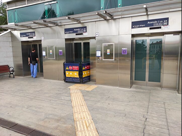 Metro ve tramvay hatlarında çalışmayan yürüyen merdivenler vatandaşları çileden çıkardı - Sayfa 7