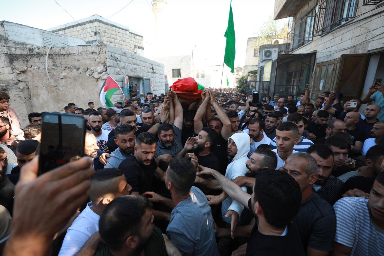 İsrail askerlerince öldürülen Filistinli son yolculuğuna uğurlandı - Sayfa 5