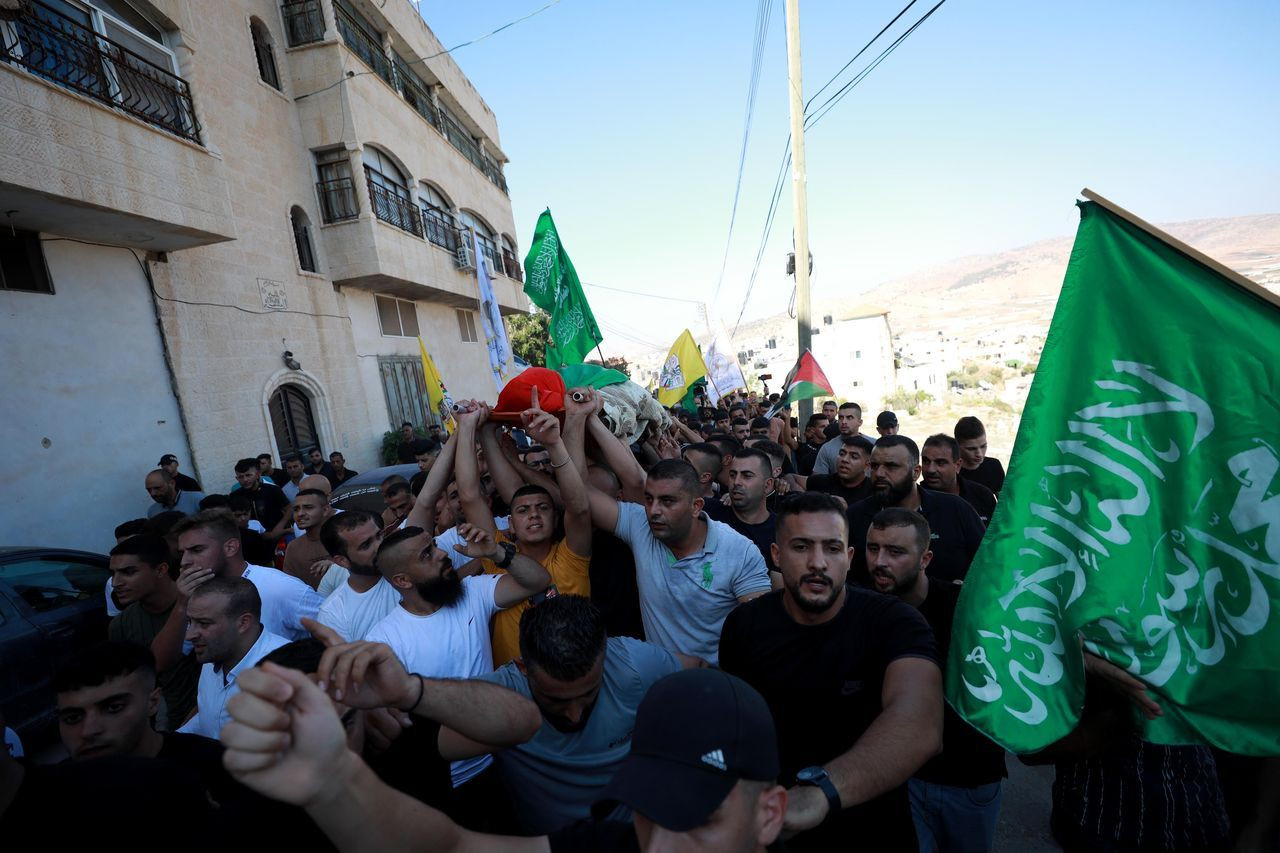 İsrail askerlerince öldürülen Filistinli son yolculuğuna uğurlandı - Sayfa 7