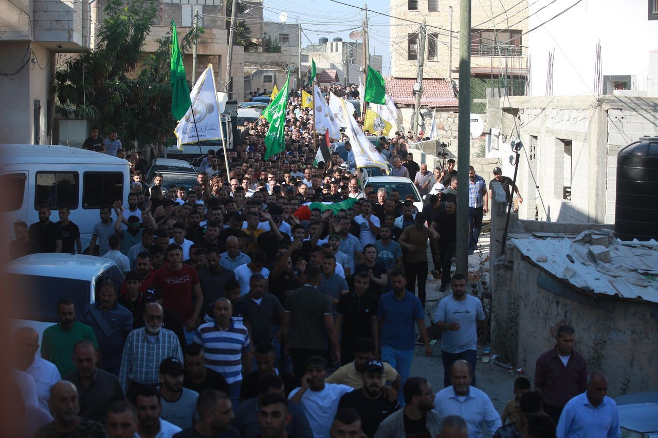 İsrail askerlerince öldürülen Filistinli son yolculuğuna uğurlandı - Sayfa 12