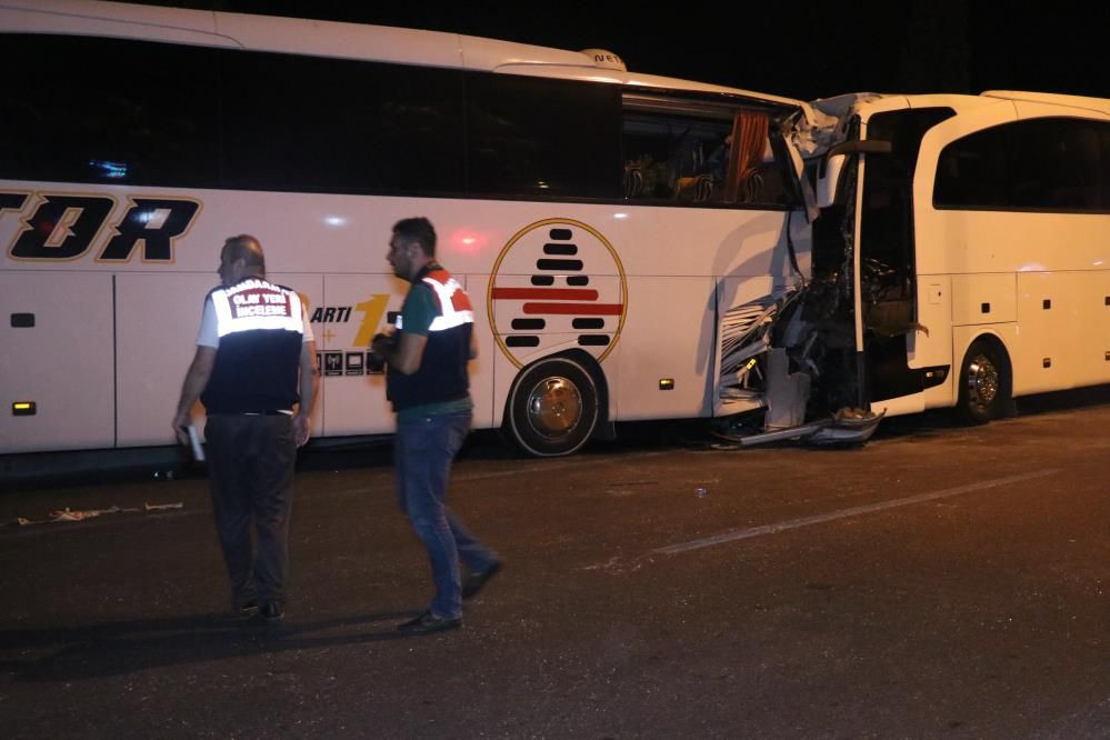 Antalya'da iki yolcu otobüsü çarpıştı! 2'si ağır 25 yaralı var... - Sayfa 5