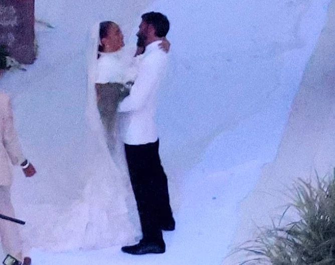 Jennifer Lopez ile Ben Affleck düğün yaptı! İşte törenden ilk kareler... - Sayfa 13